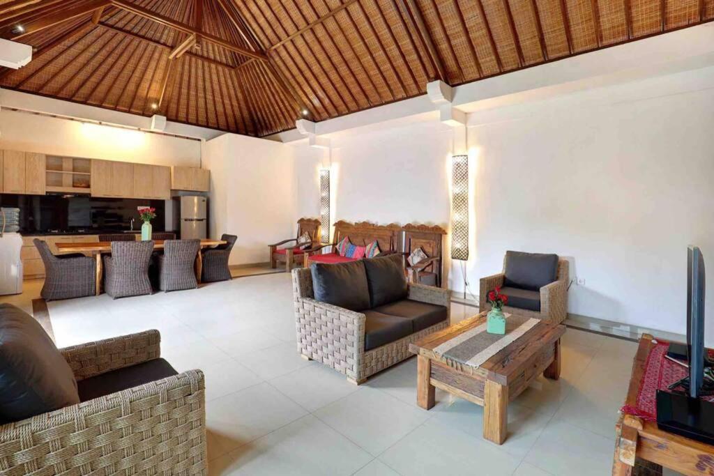 Villa White Jasmine